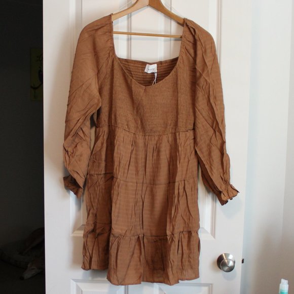 Light brown long sleeved dress - Picture 1 of 5